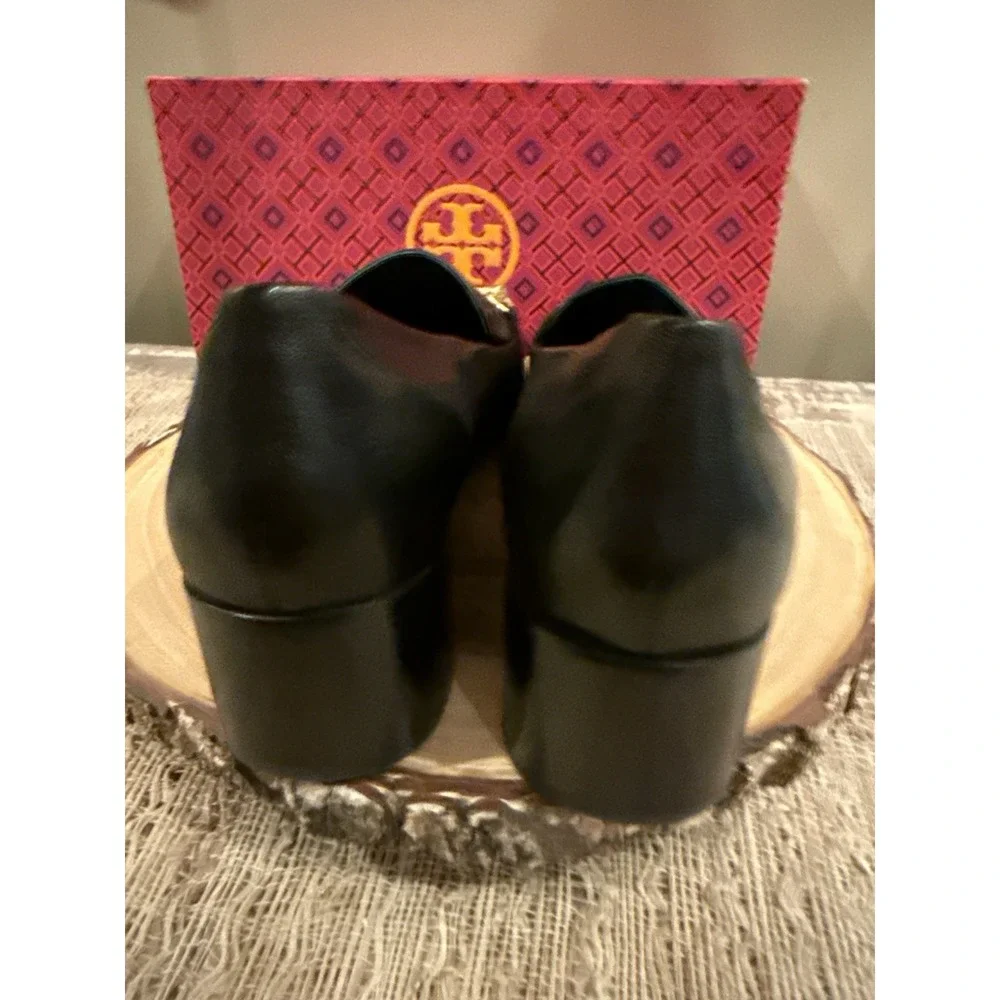 Tory Burch Women's Jessa Leather Heeled Loafer Black Block Heel Gold Links 9.5